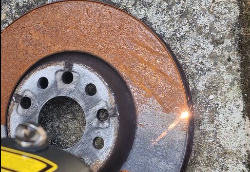 Décapage Laser - Pièce automobile